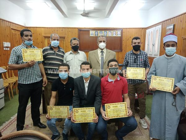 تكريم طلاب الفائزين بمسابقة القرآن الكريم بجامعة الإزهر 