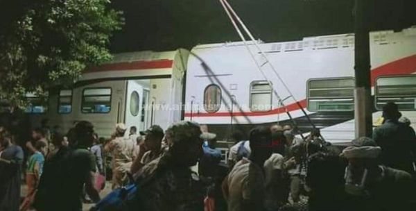  صور خروج عربة قطار في مدينة العياط 