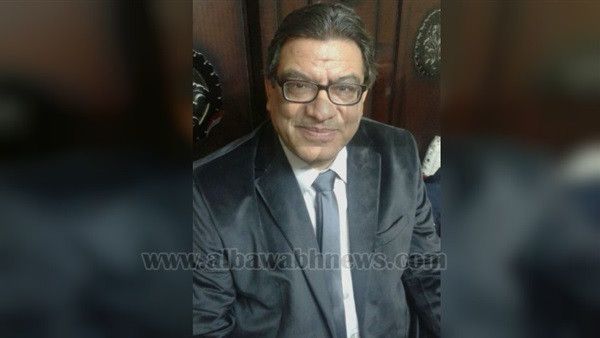 عماد مخيمر عميد كلية الآداب بجامعة حلوان