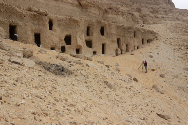 مقابر ذات الطرز المختلفة بجبانة الحامدية شرق سوهاج