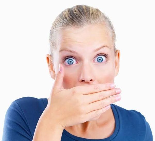 5 وصفات سحرية للتخلص من رائحة الفم الكريهة