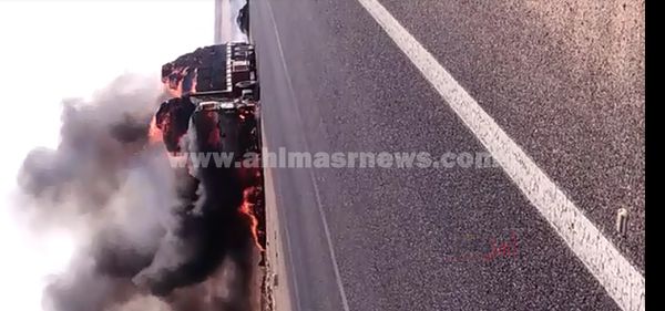 حريق يلتهم سيارة نقل باسوان