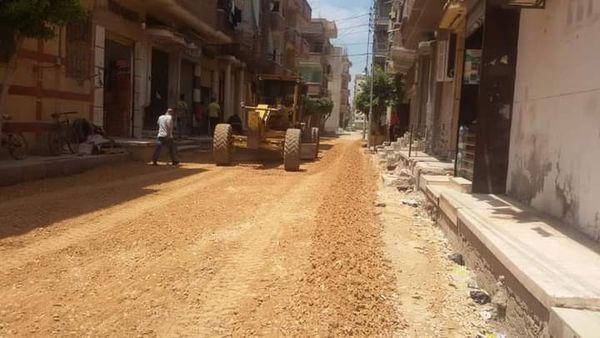 حملات لإزالة الإشغالات ومبنى آيل للسقوط بفوه فى كفر الشيخ