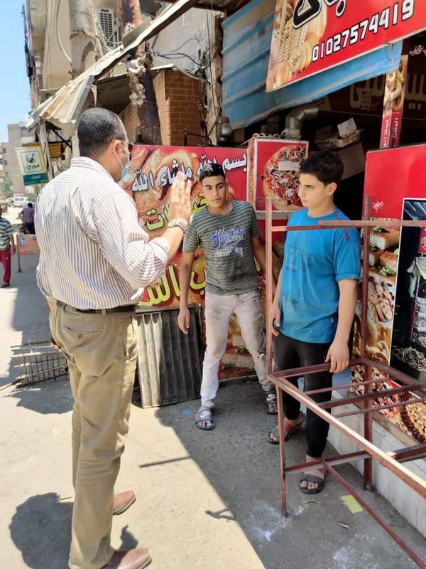 حملات مكبرة لإزالة الإشغالات والإعلانات المخالفة والعشوائية في بيلا بكفر الشيخ