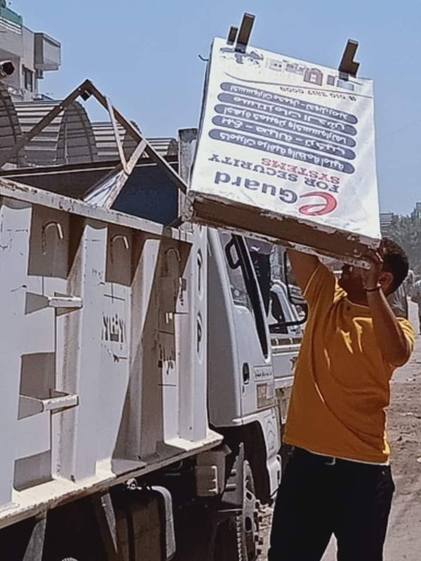 حملات مكبرة لإزالة الإشغالات والإعلانات المخالفة والعشوائية في بيلا بكفر الشيخ