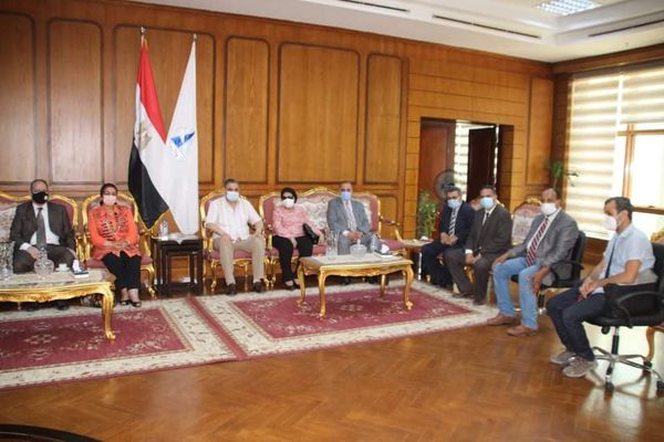 رئيس جامعة كفر الشيخ يستقبل اللجنة العلمية الدائمة للآثار المصرية