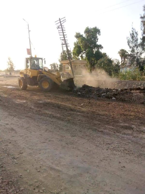 رئيس مركز ومدينة بيلا فى كفر الشيخ يتابع أعمال النظافة وإحلال وتجديد خطوط مياه الشرب 