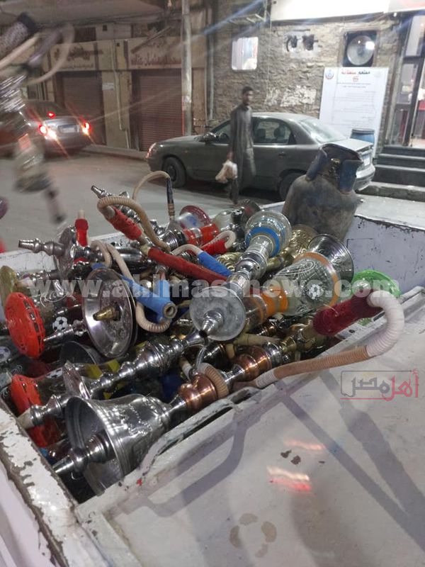 ضبط ومصادرة 28 شيشة خلال حملة لمتابعة تطبق الاجراءات الاحترازية بحي غرب 