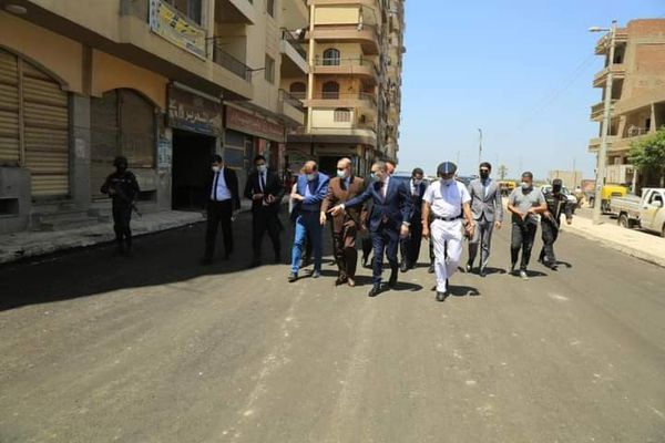 محافظ كفر الشيخ ونائبه فى جولة تفقدية لمتابعة أعمال التطوير بشوارع العاصمة 