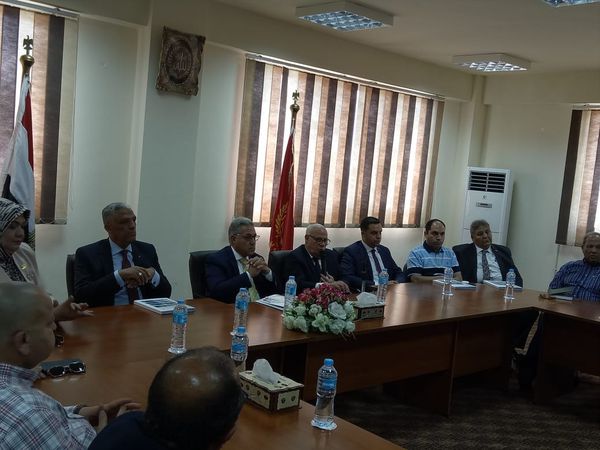 وفد برلماني في بورسعيد