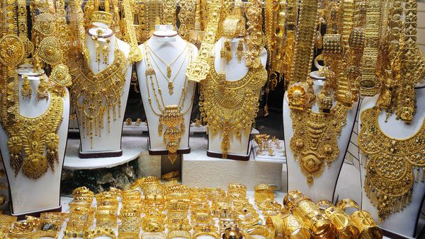 أسعار الذهب للبيع والشراء في الإمارات اليوم