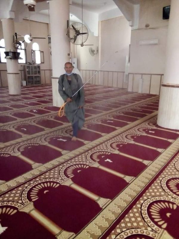  تكثيف حملات تعقيم وتطهير  ٤٥٠٠ مسجدا بكفر الشيخ 