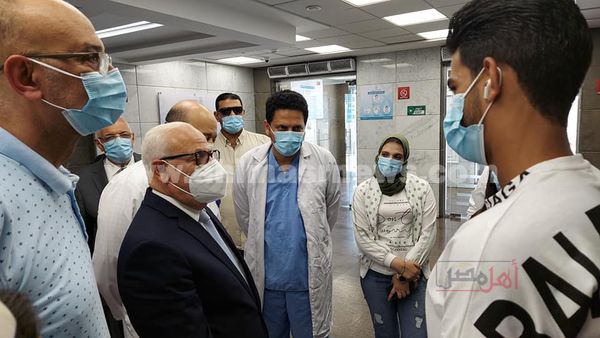محافظ بورسعيد فى زيارة لمستشفى النصر التخصصى