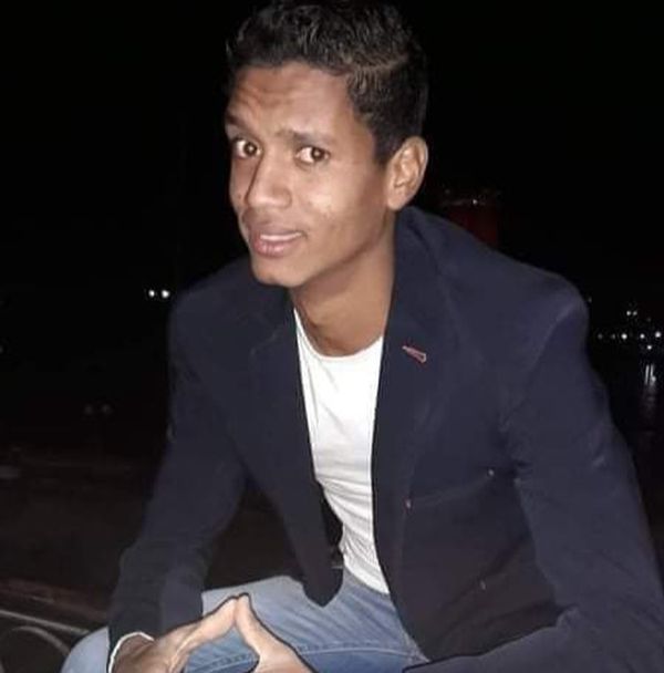 شهيد لقمة العيش ابن قنا بعد مقتله في ليبيا