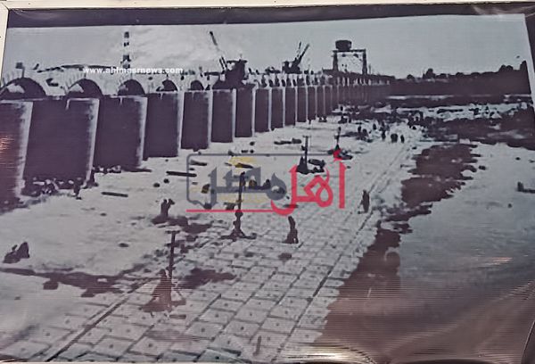 صورة من داخل المتحف أثناء إنشاء قناطر نجع حمادي القديمة عام 1928