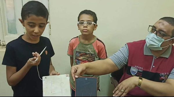 طفلان يسجلان براءة اختراع لأول تابلت لوحي وبتكلفة أقل من 10 جنيهات