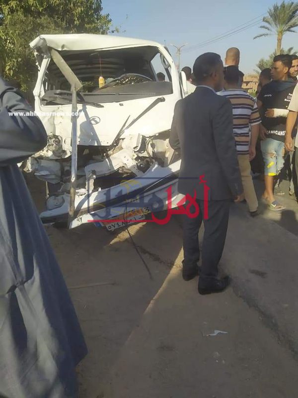 إصابة 7اشخاص اثر تصادم سيارة ميكروباص أجرة باخري صندوق أمام قرية الكعابي بالفيوم 