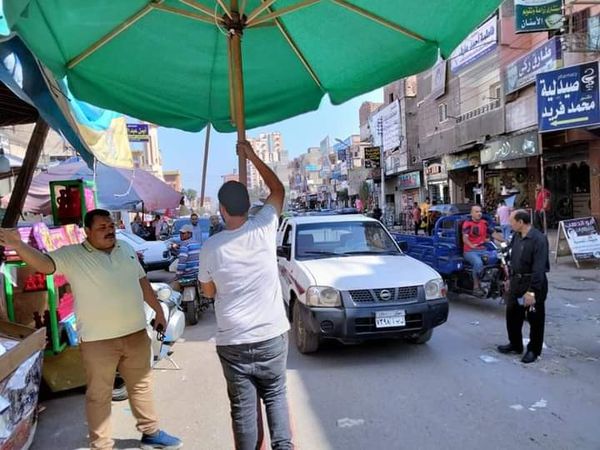 استمرار حملات رفع الإشغالات اليومية بشوارع مدينة الحامول