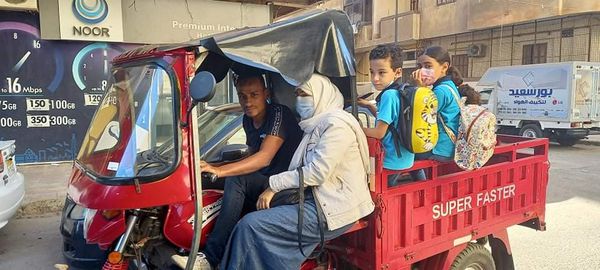التروسيكل وسيلة مواصلات جديدة لطلاب المدارس ببورسعيد