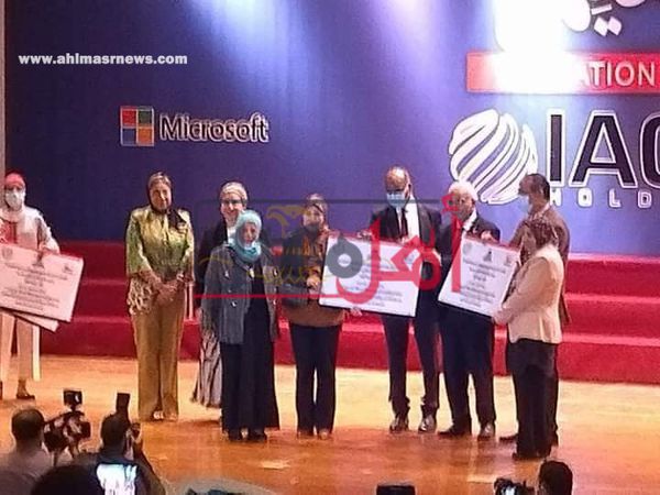 تعليم الفيوم . تكريم الفائزين فى مسابقتي مدارس مصر ومدرس مصر بالوزارة