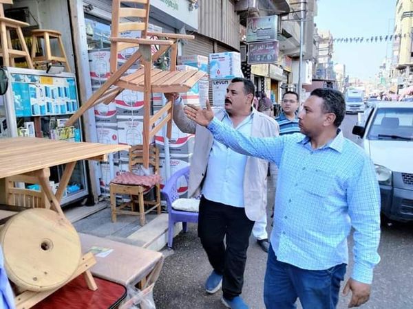 حملة لإزالة الإشغالات اليومية بشوارع مدينة الحامول