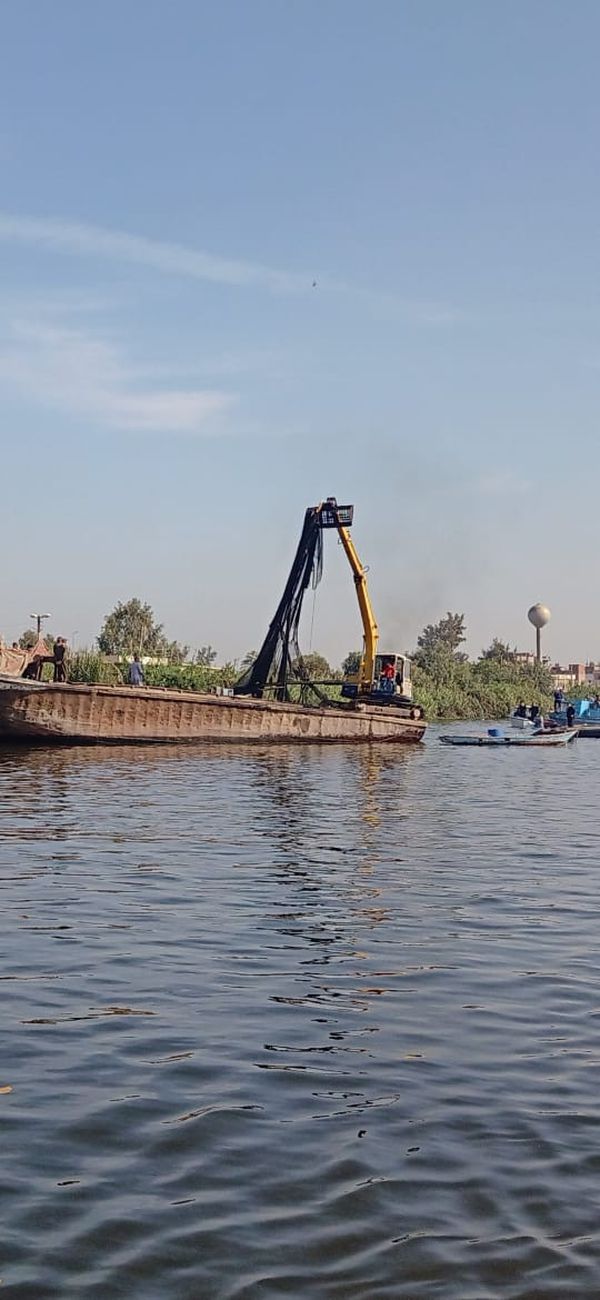 إزالة 13 قفصا سمكيا فى حملة لإزالة الأقفاص السمكية بنهر النيل بدسوق وفوه 