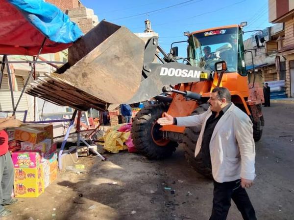 استمرار حملات الإشغالات اليومية  بشوارع مدينة الحامول