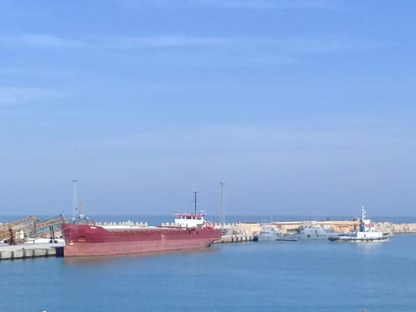 تصدير  9200 طن ملح إلى أوربا عبر ميناءالعريش