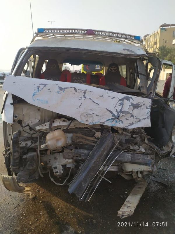 حادث تصادم مروع بين سيارتي ميكروباص بحدائق الأهرام
