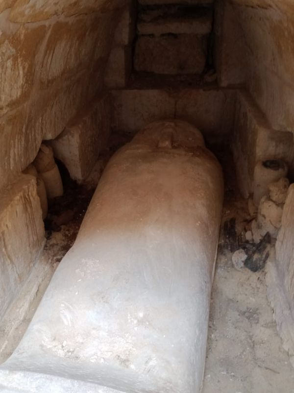 الكشف عن مقبرتين متجاورتين في المنيا 