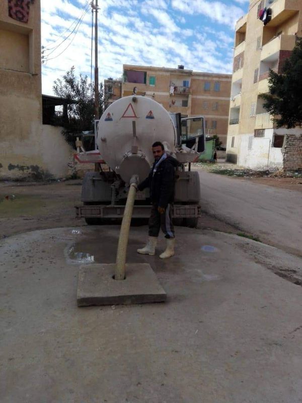 تضرر سكان حي الزهور والشروق بمطروح بسبب عدم استكمال مشروع الصرف الصحي