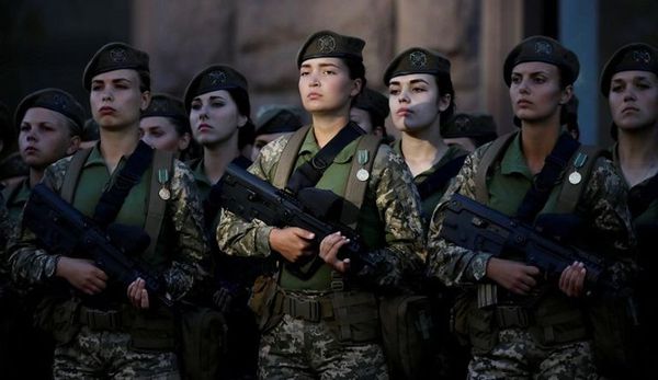 جيش اوكرانيا نساء.jpeg
