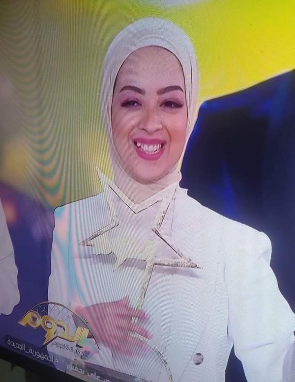 فوز بنت مطروح مريم حسن في برنامج الدوم في فئة التقديم