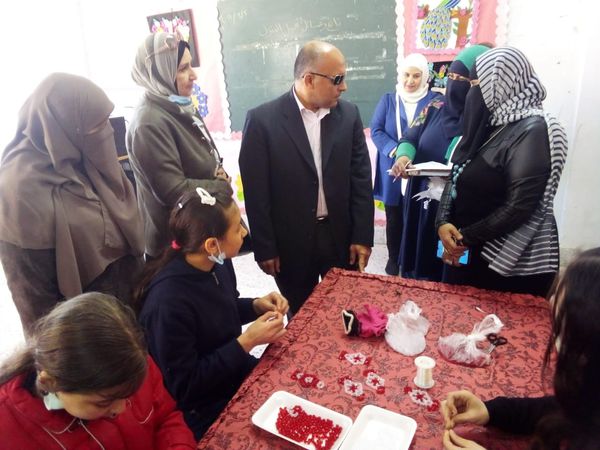معرض المشغولات اليدوية للمدرسة الفنية بنات 