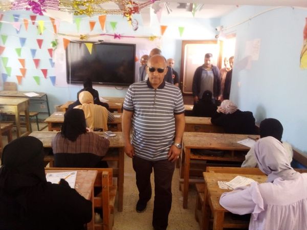 وكيل تعليم مطروح يتابع مسار امتحان الصف الثاني الثانوي بمدرسة سيدي براني المشتركة