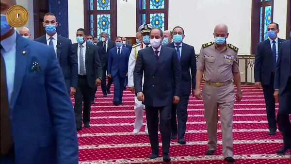   الرئيس السيسى يصل مسجد المشير 