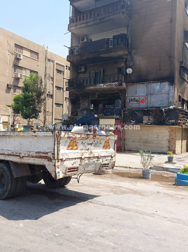 حريق هائل في عمارة سكنية أمام الحديقة الدولية بمدينة نصر 