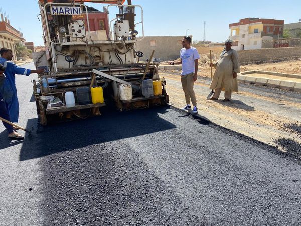 رصف طرق داخلية لربط الكيلو ٧ بعلم الروم بمطروح 