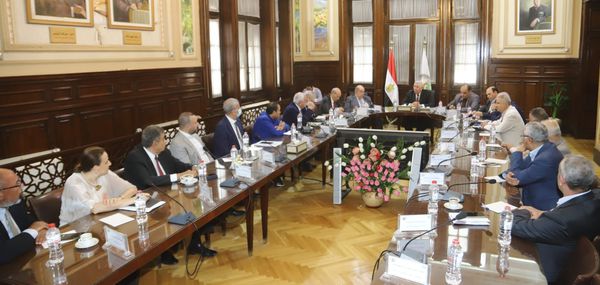 وزير الزراعة يبحث مع المصدرين سبل تعزيز الصادرات الزراعية المصرية تنفيذا لتوجيهات الرئيس السيسي 