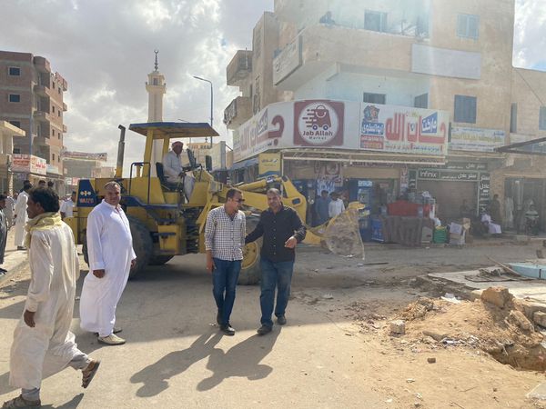 نقل الباعة الجائلين إلى السوق الحضاري بمدينة الضبعة