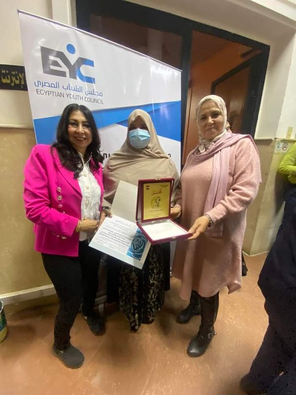 تكريم غادة من المجلس القومى للمرأة ببورسعيد