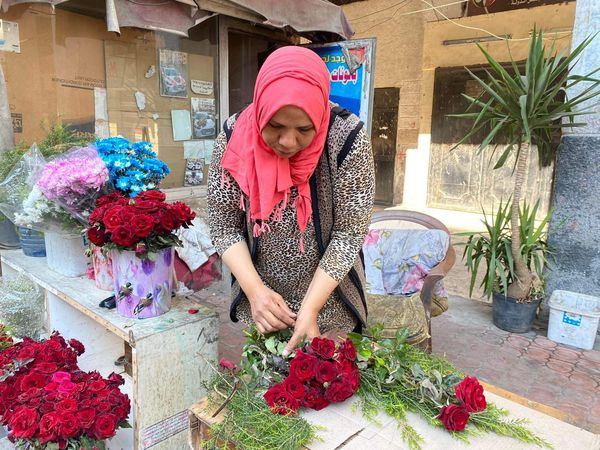 هدى بائعة الورد فى محافظة بورسعيد 