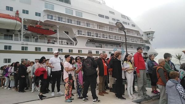 وصول السفينة السياحية Celestyal CRYSTAL لميناء بورسعيد السياحي