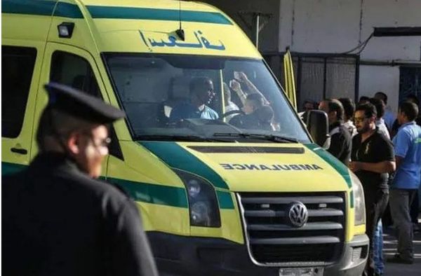 اصابة ٤ اشخاص اثر انقلاب سيارة امام مطار بورسعيد 