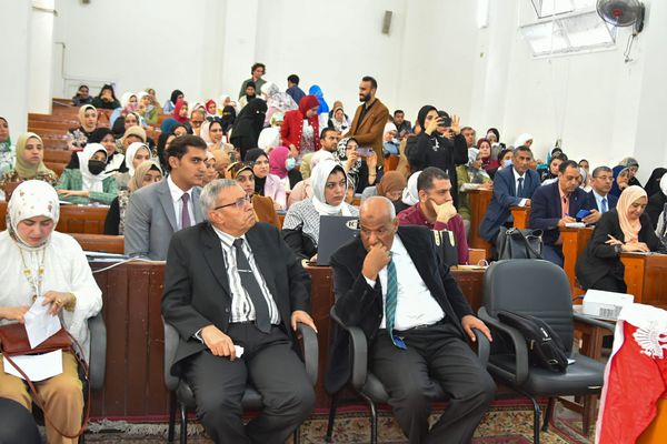الملتقى الأول لكلية التربية جامعة بورسعيد حول تطوير التربية العملية في ضوء رؤية مصر ٢٠٣٠