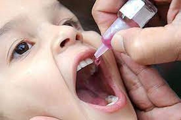 تطعيمات شل الأطفال
