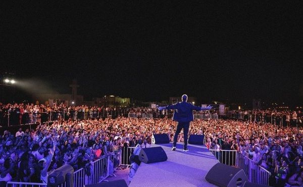 حفل عمرو دياب في قطر