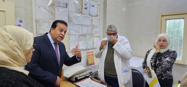 وزير الصحة في مكتب صحة مدينة نصر أول
