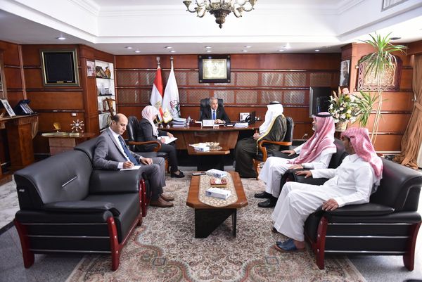 وزير القوى العاملة يلتقى السفير السعودي