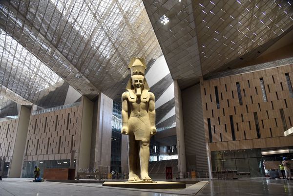  وزير السياحة والآثار يترأس اجتماع مجلس إدارة هيئة المتحف المصري الكبير